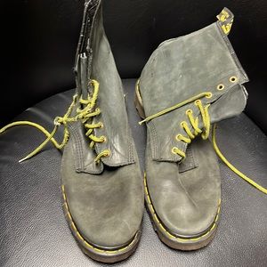 Vintage early 90s Dr. Martens Made in England all leather 1460 style 8 eyelet